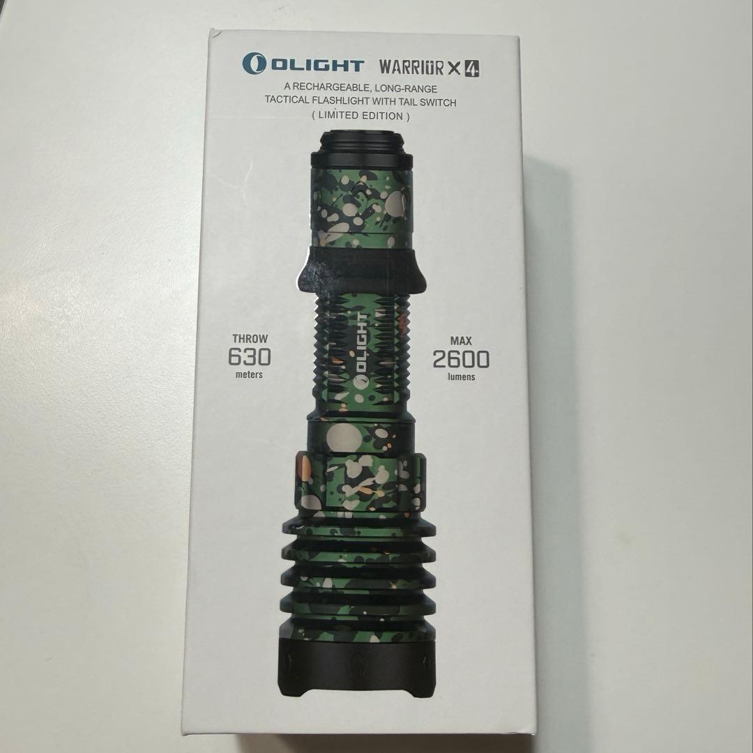 強力　懐中電灯　オーライト olight Warrior X 4 限定色　迷彩