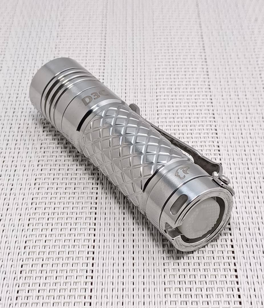 EAGTAC D3C チタン SST-20 2700K 95CRI