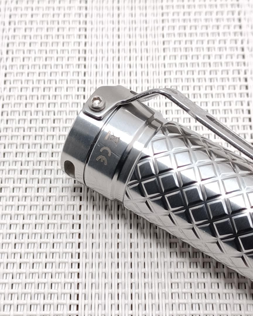 EAGTAC D3C チタン SST-20 2700K 95CRI