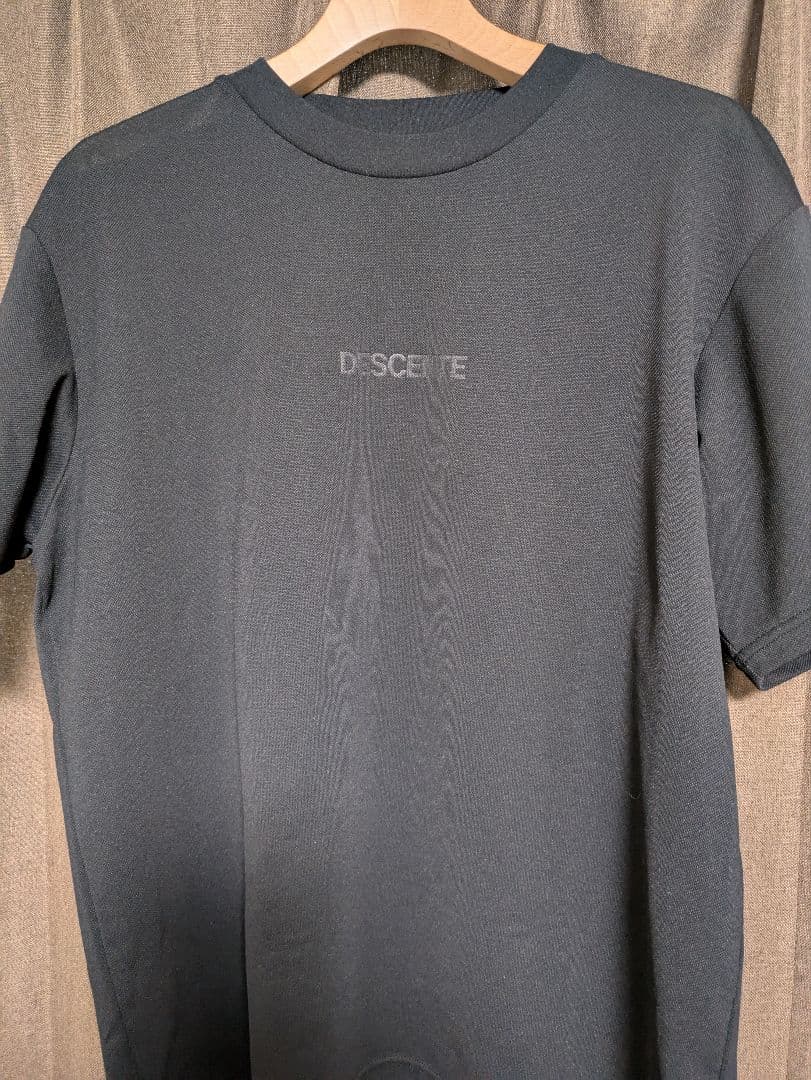 DESCENTE　Tシャツ2枚とキャップ