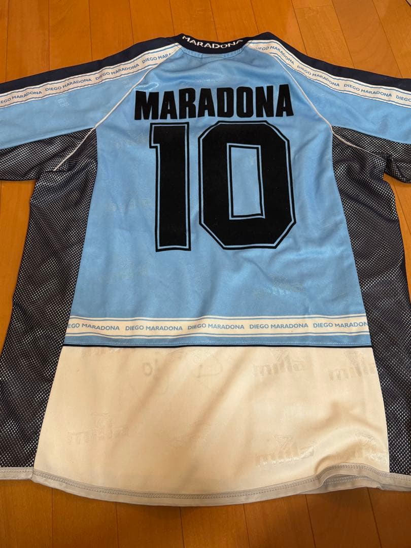ディエゴ・マラドーナ サイン入りユニフォーム