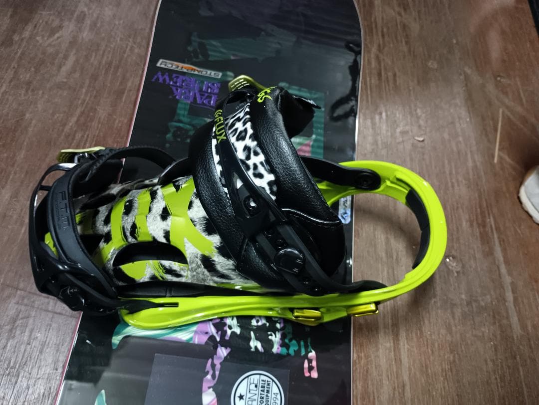値下げ　～スノボ板　YONEX　PARK SHREW ビンディング付