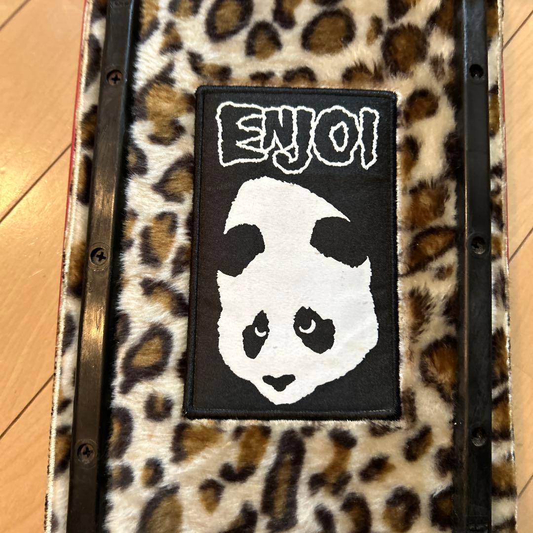 美品 enjoin スケートボード（デッキ裏面 ヒョウ柄カーペット）