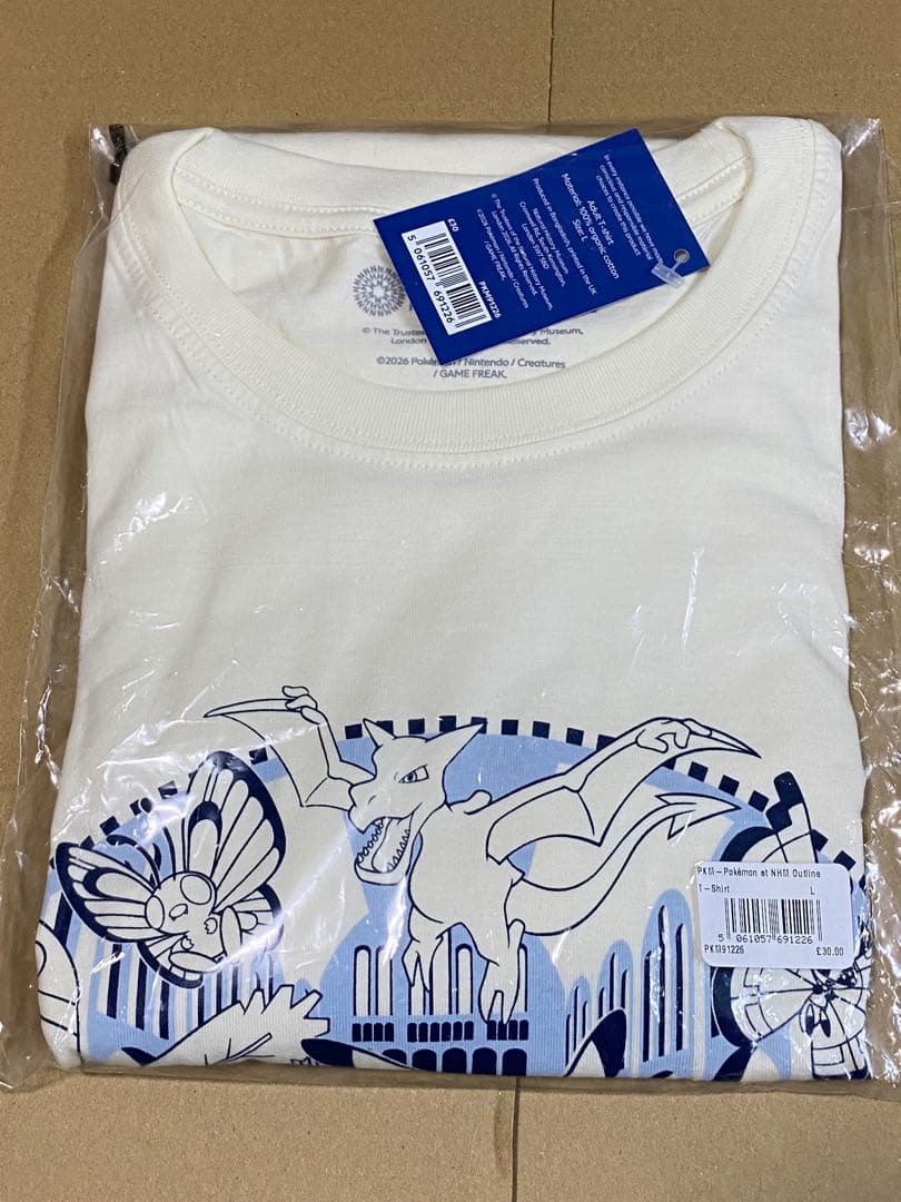 ポケモン ロンドン自然史博物館　ピカチュウ　Tシャツ　M