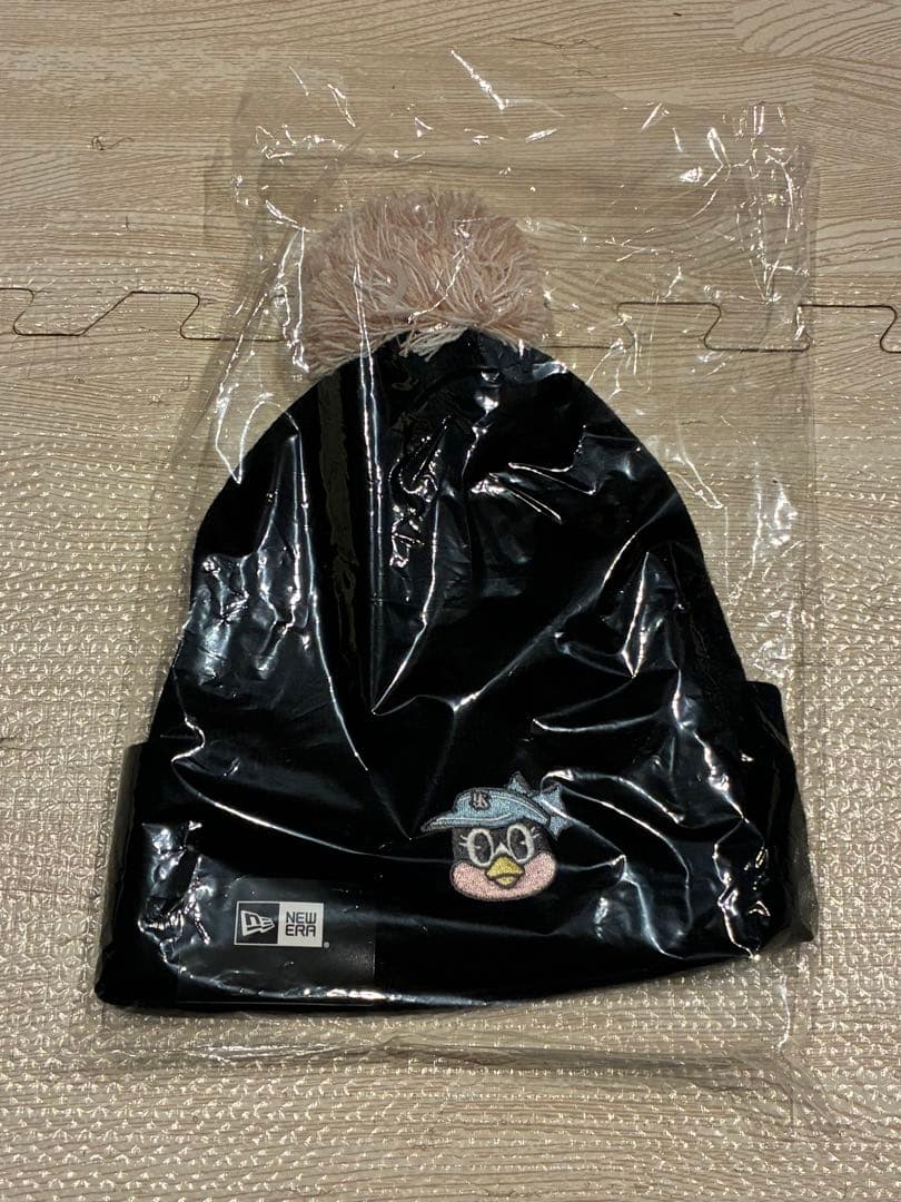 つばみ　ボンボン付きニット帽　東京ヤクルトスワローズ
