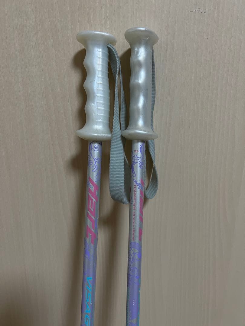 【美品】キッズ用 スキー板106cmスキー靴20cm ストックの4点セットです。