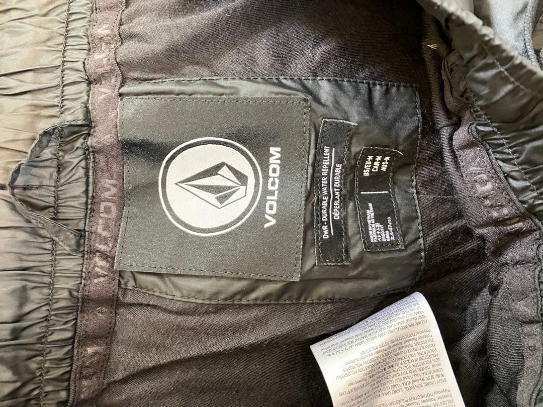 新品、未使用！Volcom スノーウェア　シャカシャカパンツ　Mサイズ