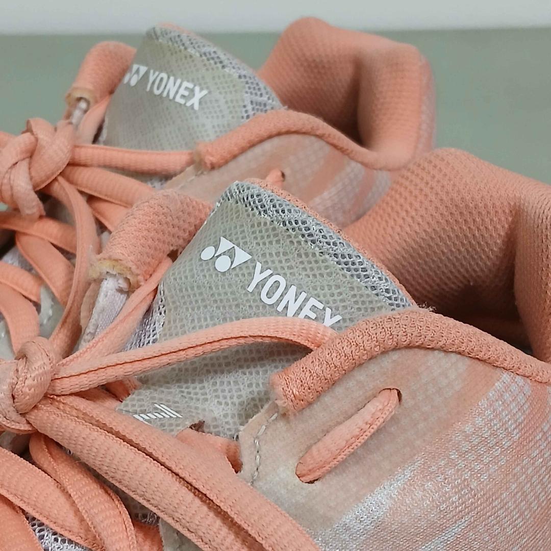 【美品】YONEX パワークッション エアラスZウィメン バドミントン 23cm