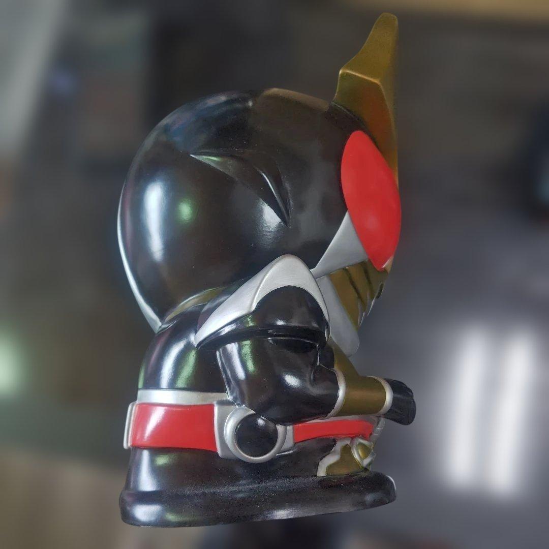 仮面ライダークウガ 貯金箱 と アクションフィギュア