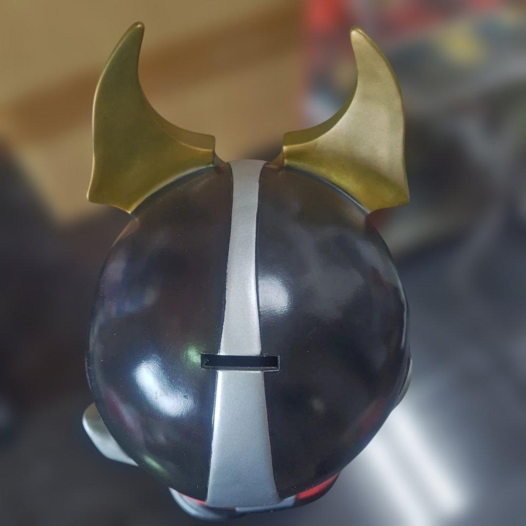 仮面ライダークウガ 貯金箱 と アクションフィギュア