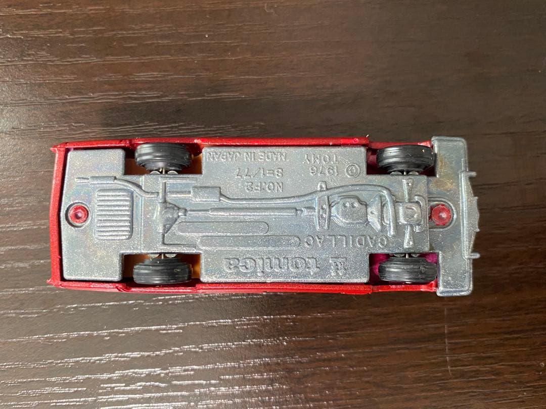 トミカ キャデラック フリートウッド ブローム 1/77