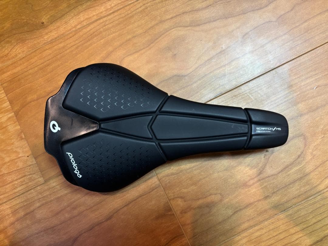 Prologo Scratch M5 TiroX サドル