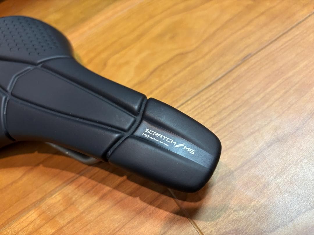 Prologo Scratch M5 TiroX サドル