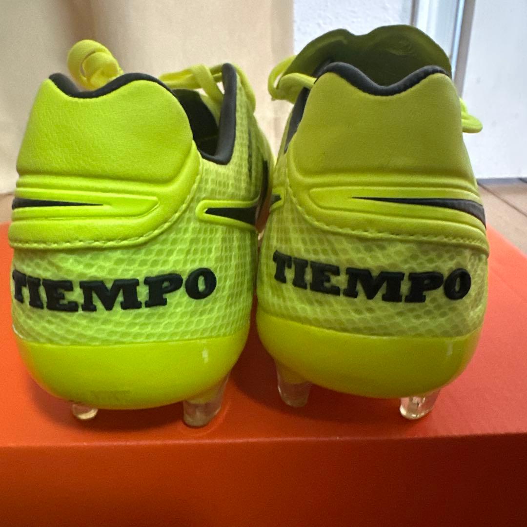 シューズ Nike TIEMPO