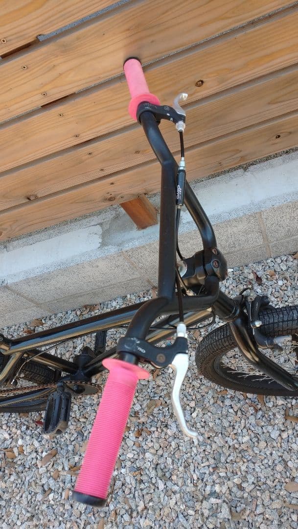 BMXバイク ブラック ピンクハンドル