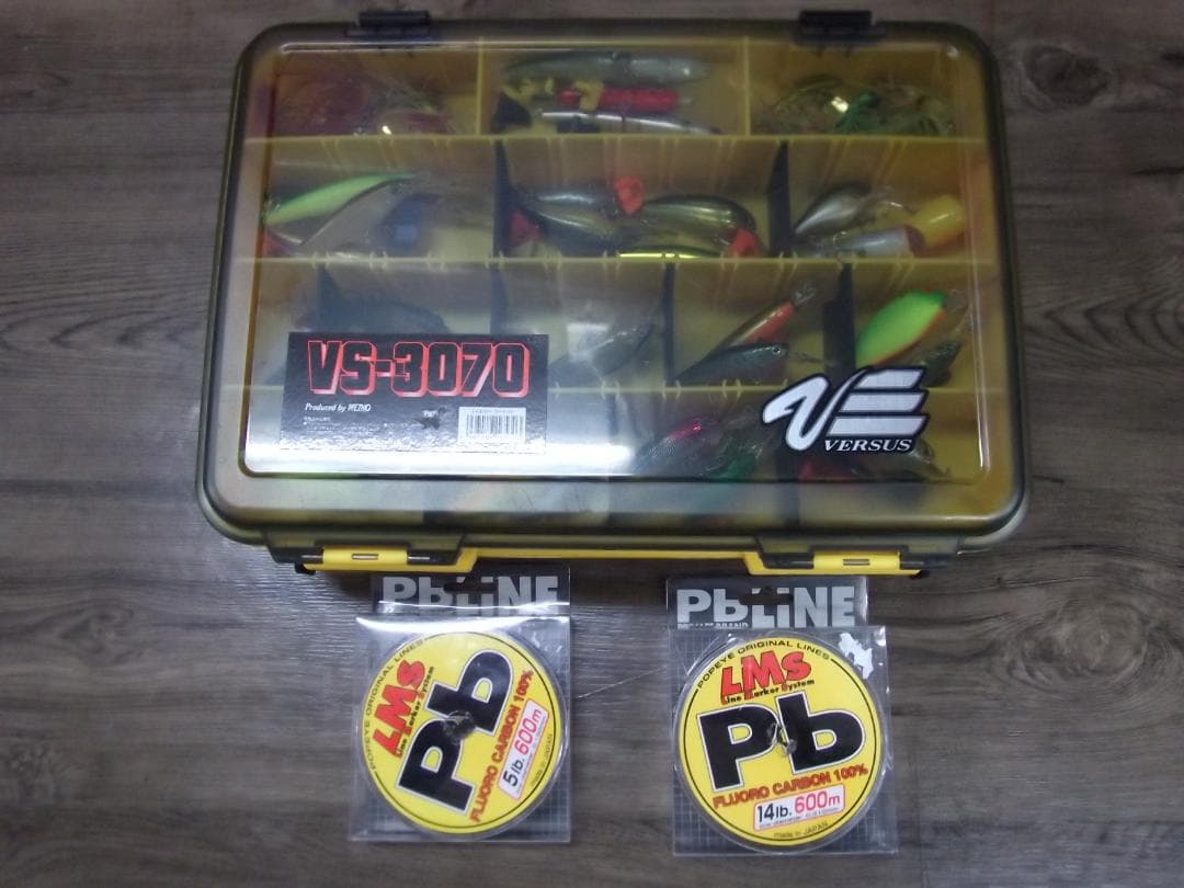 バス釣り　ルアーセット　2段式　タックルボックス一式