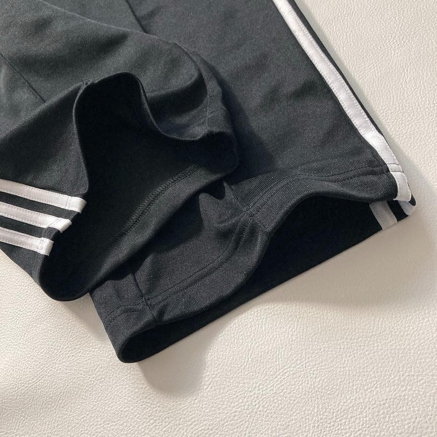 【よる】adidas　バギーフィット ファイヤーバード トラックパンツ 黒