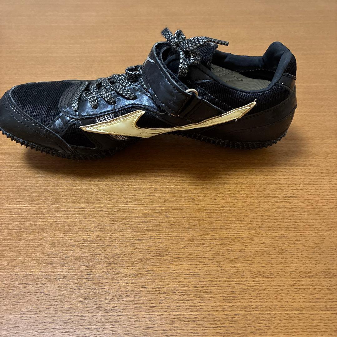 右踏切り高跳びMizuno スパイクシューズ　24.5