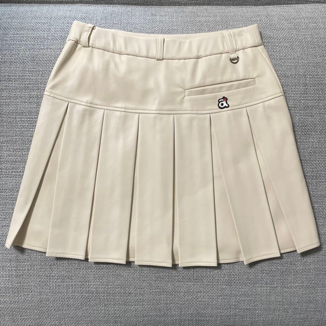 アルチビオ フェイクレザー　アイボリー バックプリーツスカート　38
