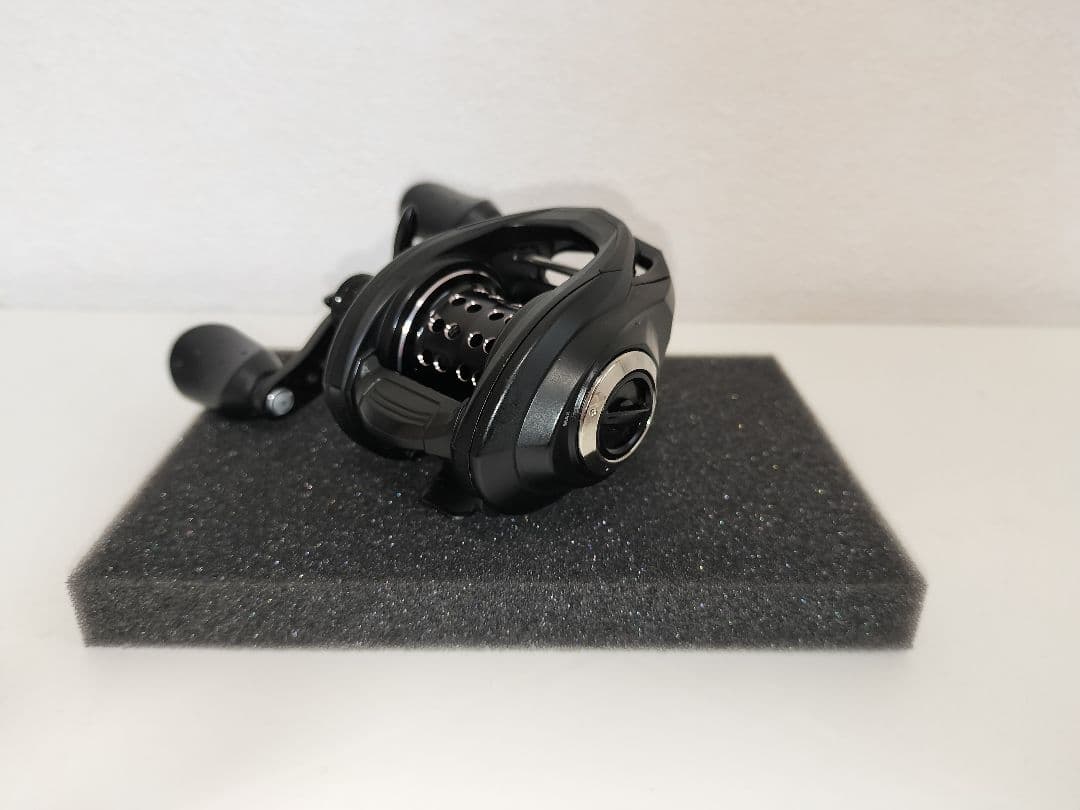 琥*珀様 Abu Garcia ROXANI BF8 リール