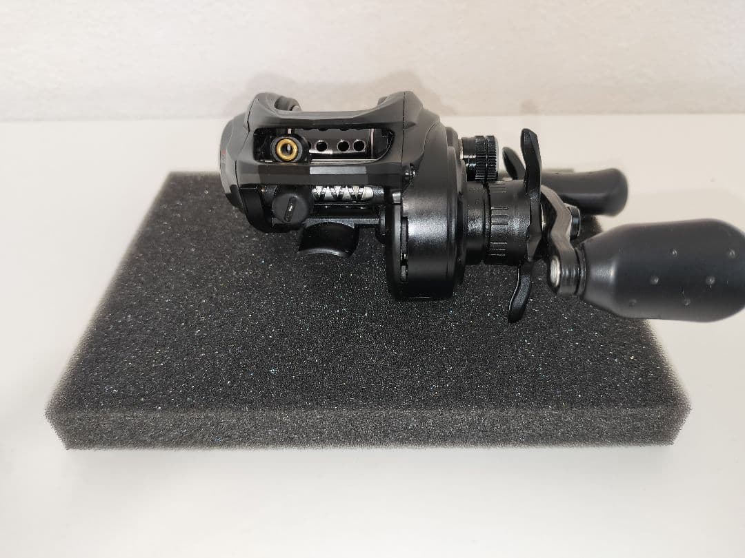 琥*珀様 Abu Garcia ROXANI BF8 リール