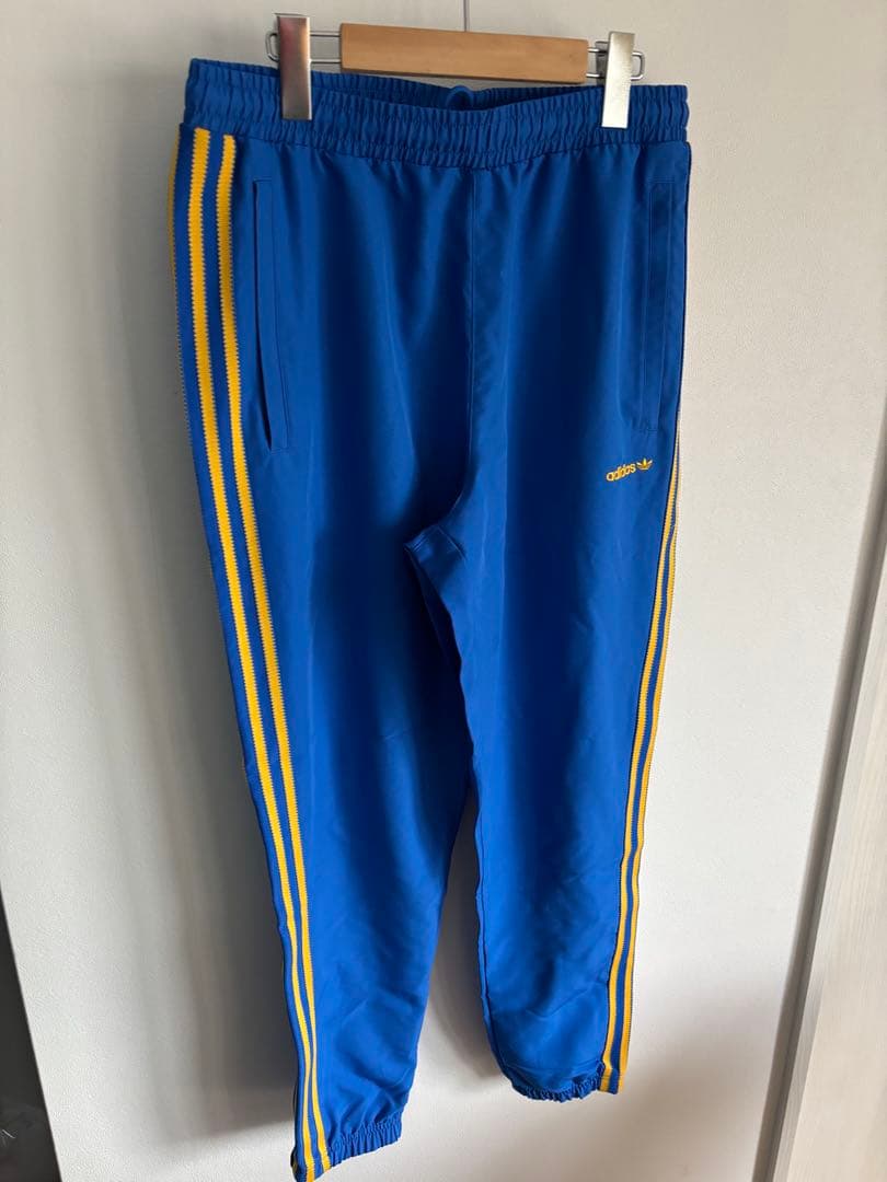 新品!adidas ウーブン トラックパンツ（ジャージ）