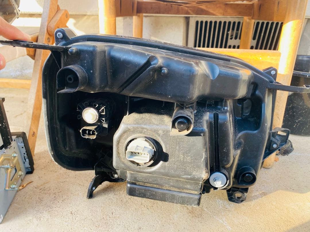 ホンダ　NBOX JF5 右ヘッドライト