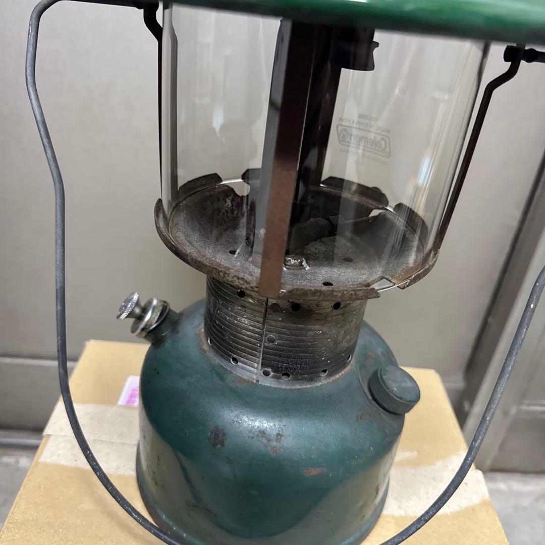 コールマン（Coleman）のヴィンテージガソリンランタン、Model 228F