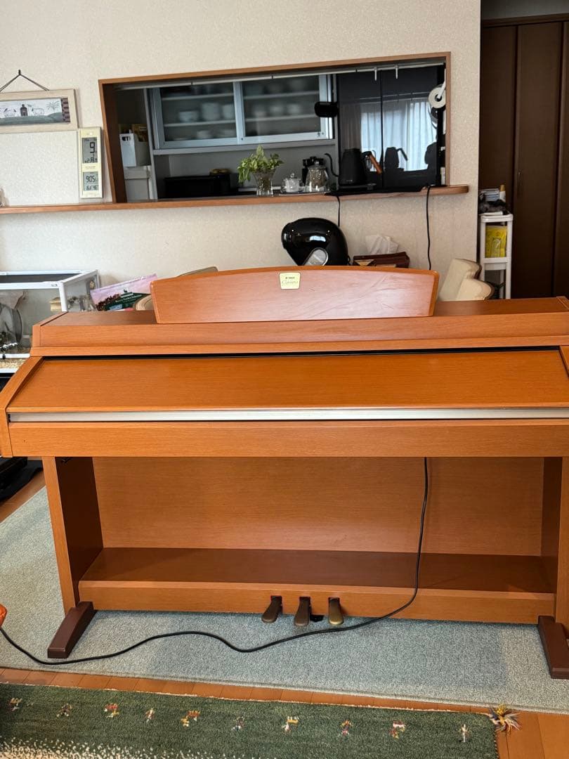 ヤマハ　Clavinova CLP-240C 電子ピアノ