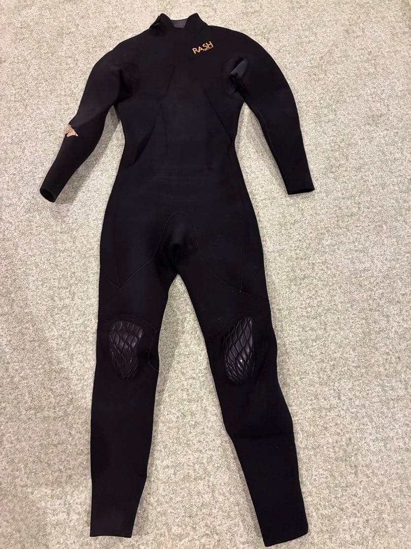 RASH ブラック ウェットスーツ