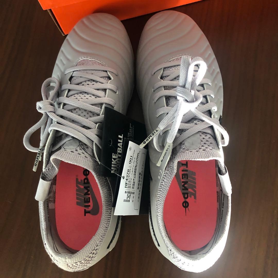 Nike サッカーシューズ グレー　23.5