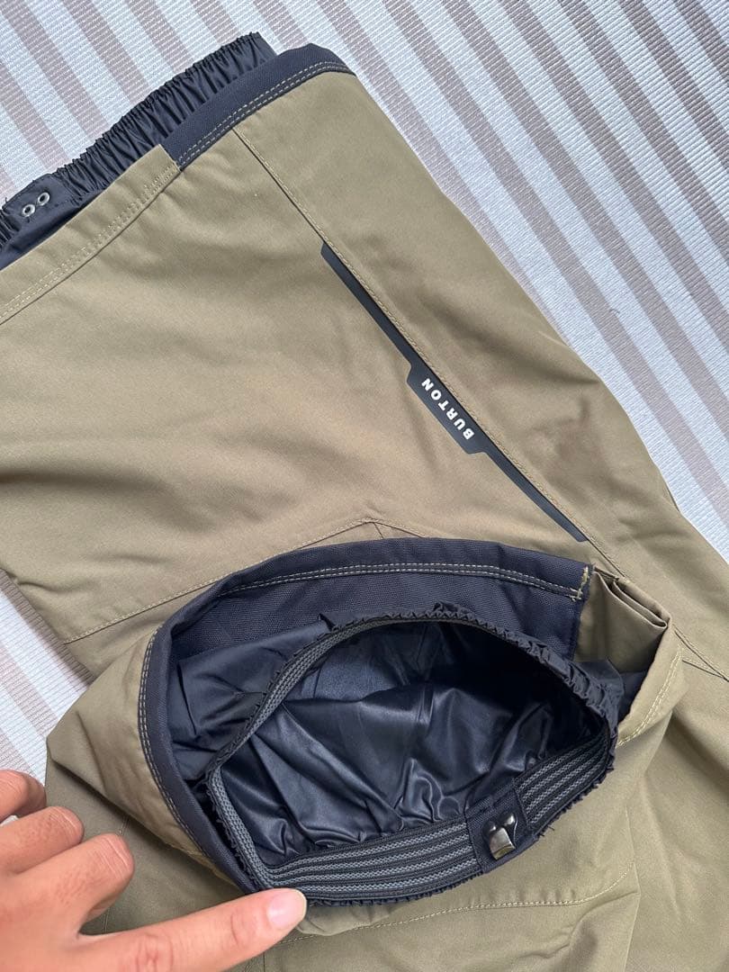 未使用　BURTON スノーボードパンツ L Size
