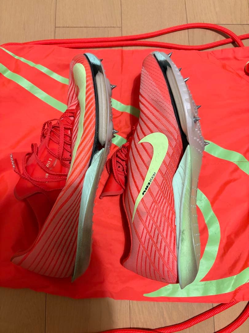 Nike スパイクシューズ 赤/緑 収納バッグ付き