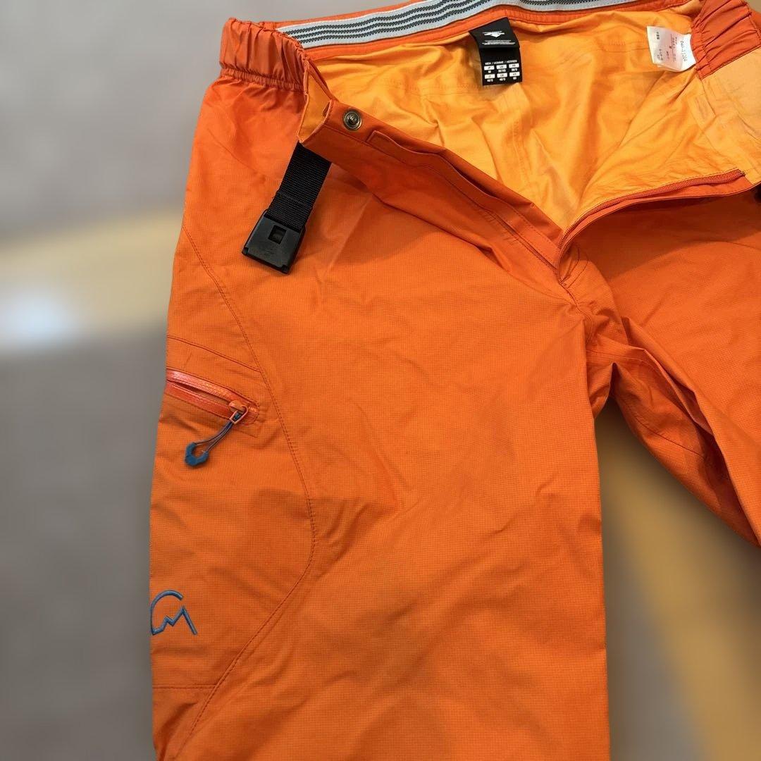 デサントGORE-TEX 春用スキー￼パンツ　Mサイズ　中綿なし