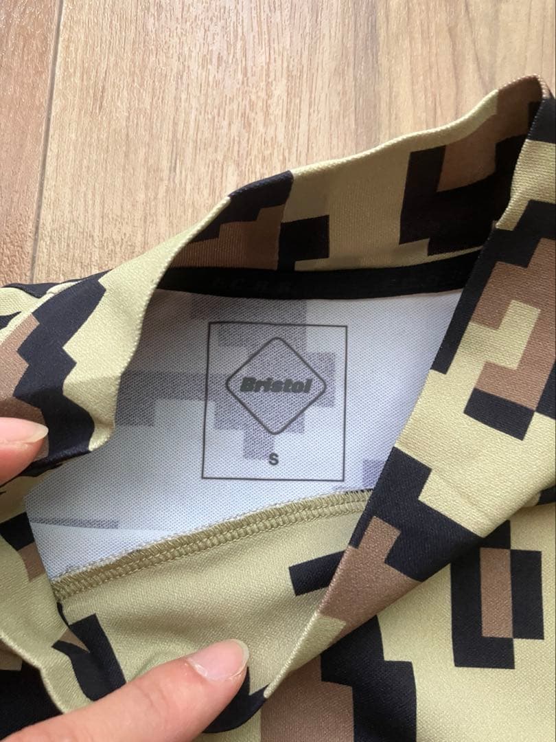F.C.Real Bristol ゴルフ モックネック ブロックヒョウ柄