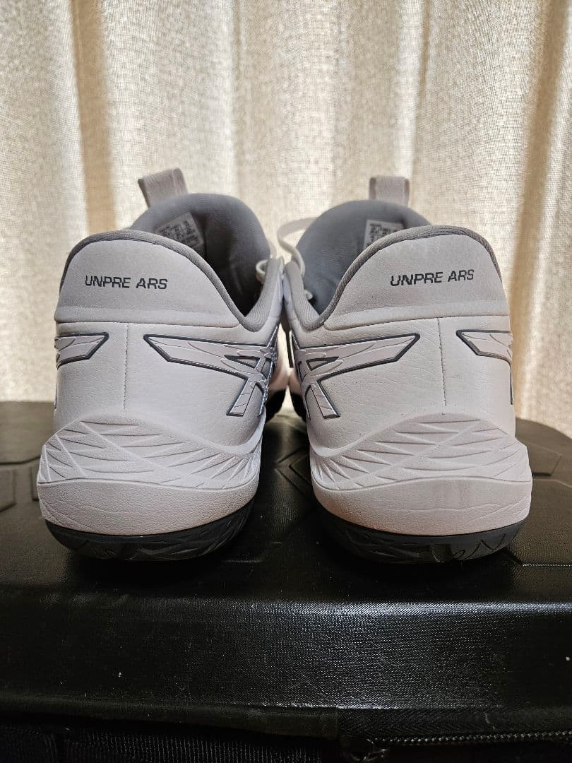 ASICS UNPRE ARS バスケットボールシューズ ホワイト