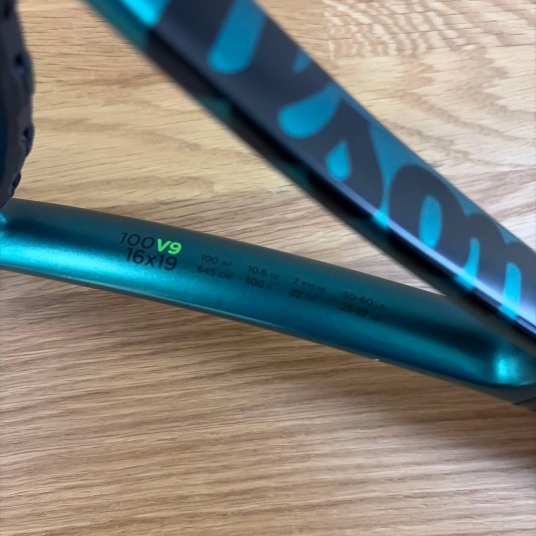 Wilson BLADE 100 v9 G3 テニスラケット