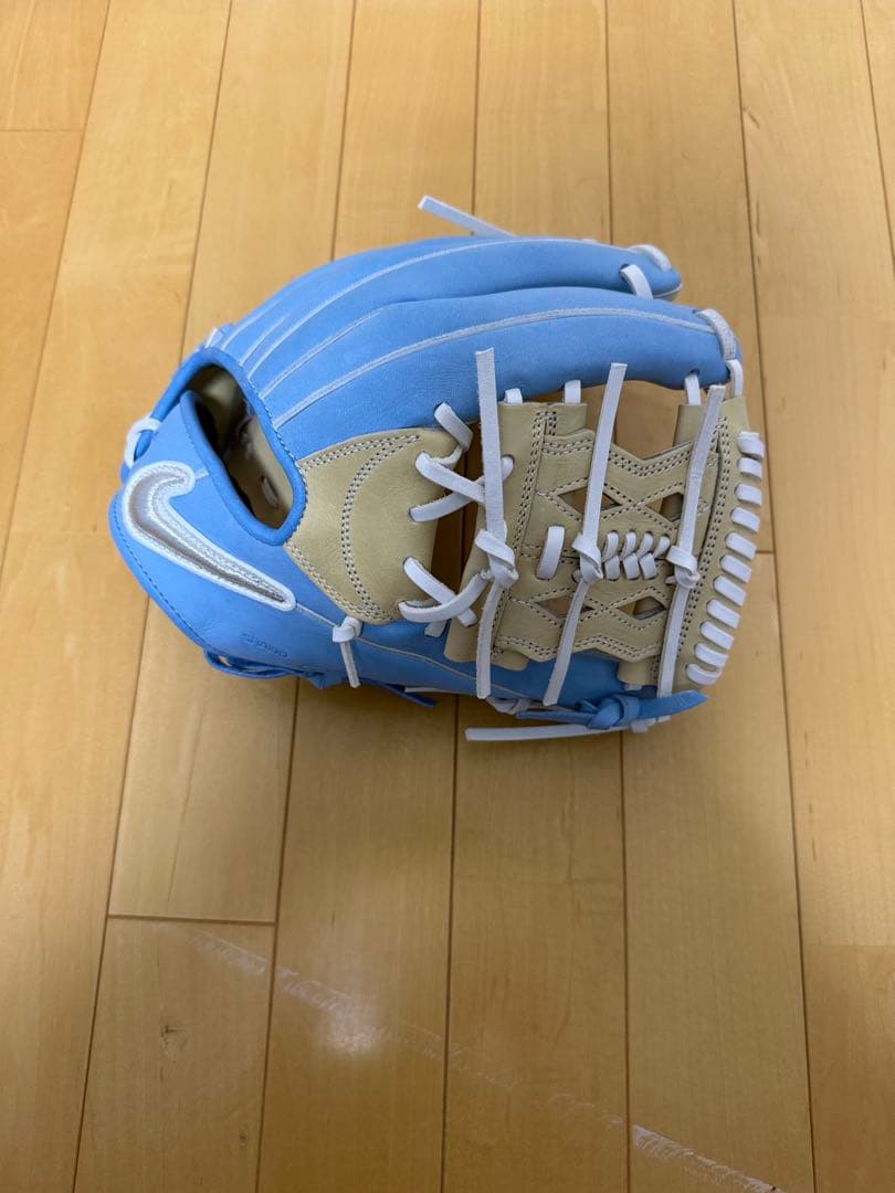 ナイキ 硬式グローブ 150個限定販売