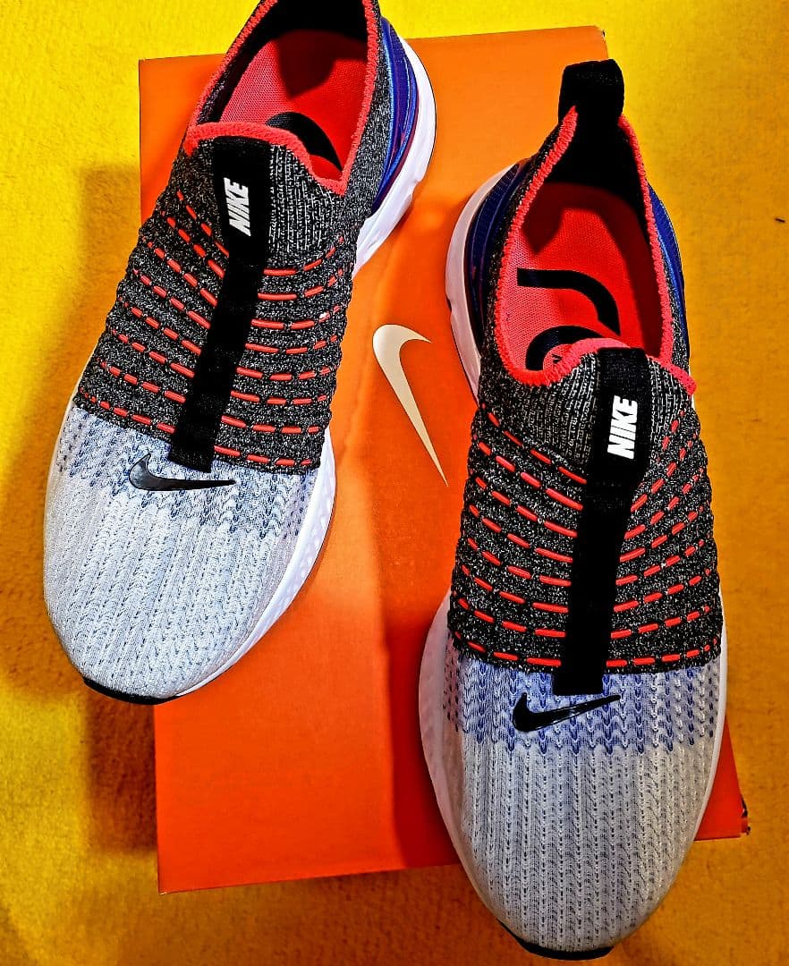 ナイキ NIKE エピックリアクトファントムフライニット　ランニングシューズ