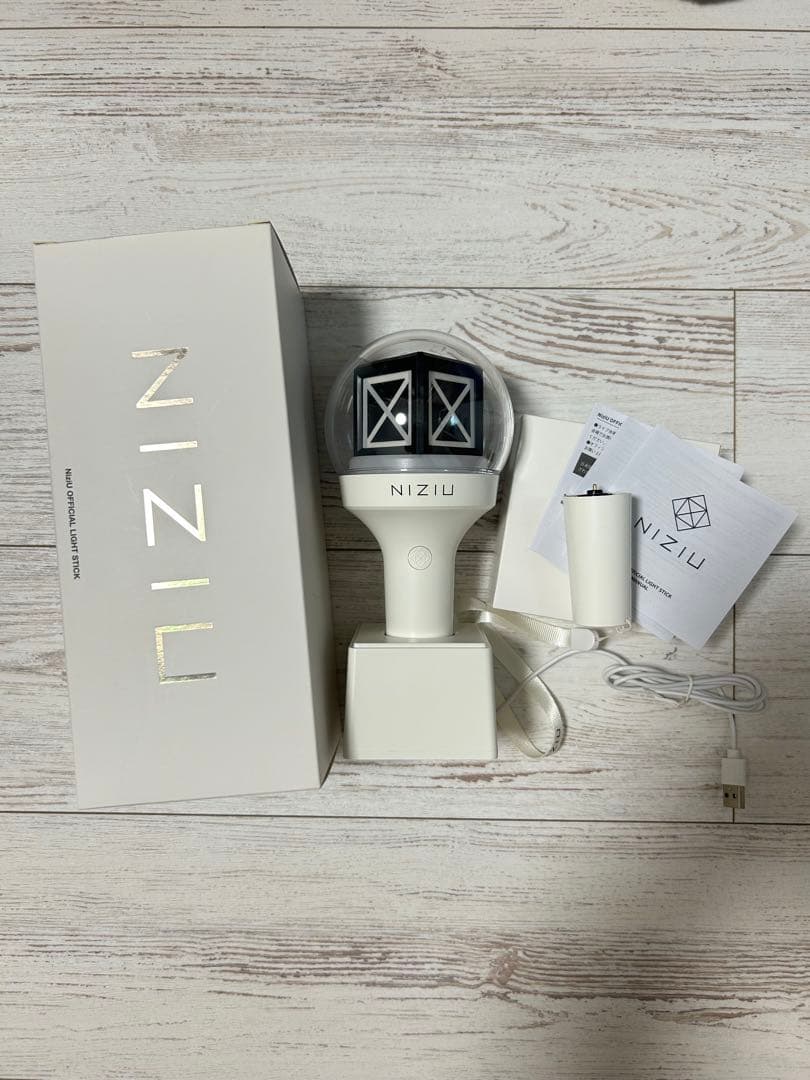 即日発送◎ NiziU 公式ペンライト OFFICIAL LIGHT STICK