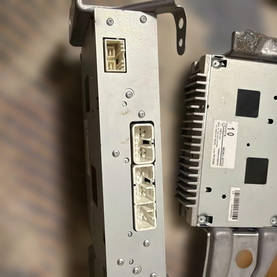 トヨタ AWS210 クラウン 純正オーディオアンプ 86280-30710