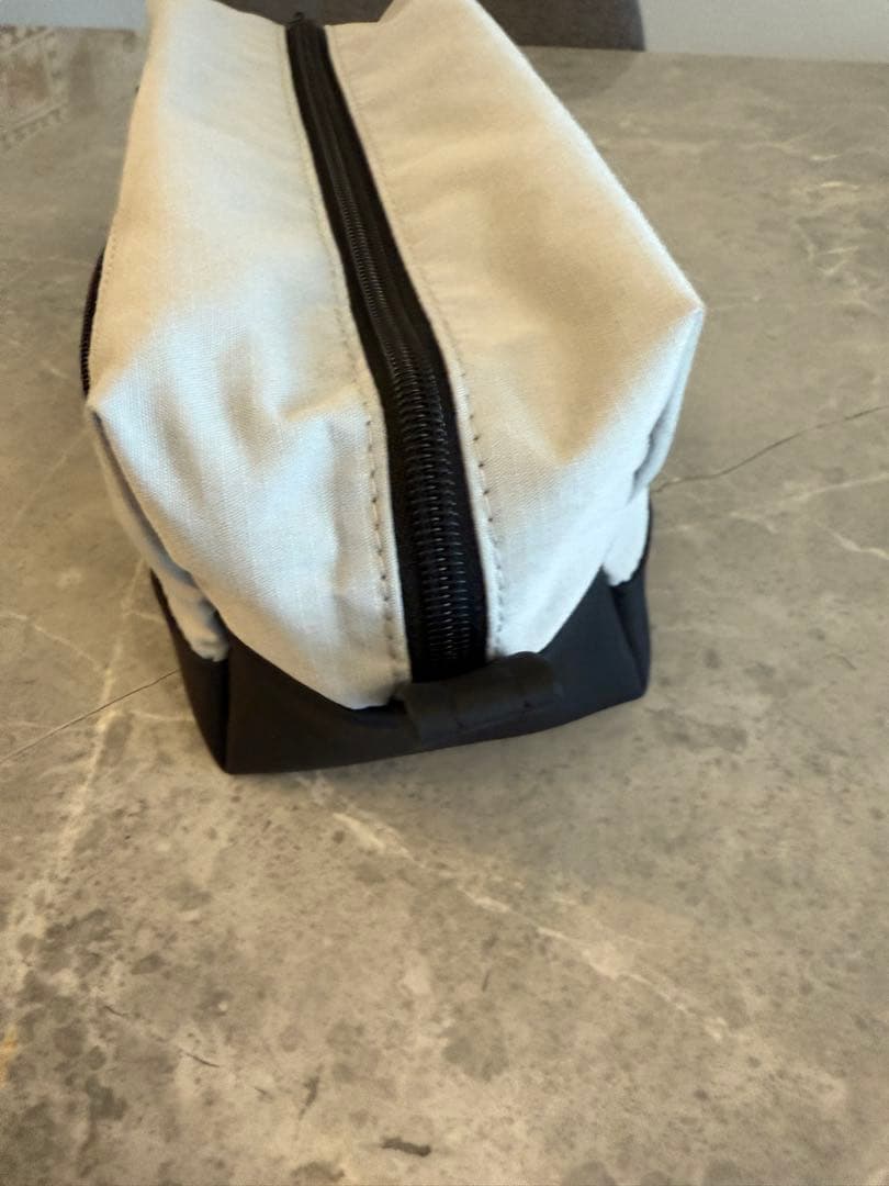JONES ラウンドバッグ　ホアカレイカントリーダブルネーム