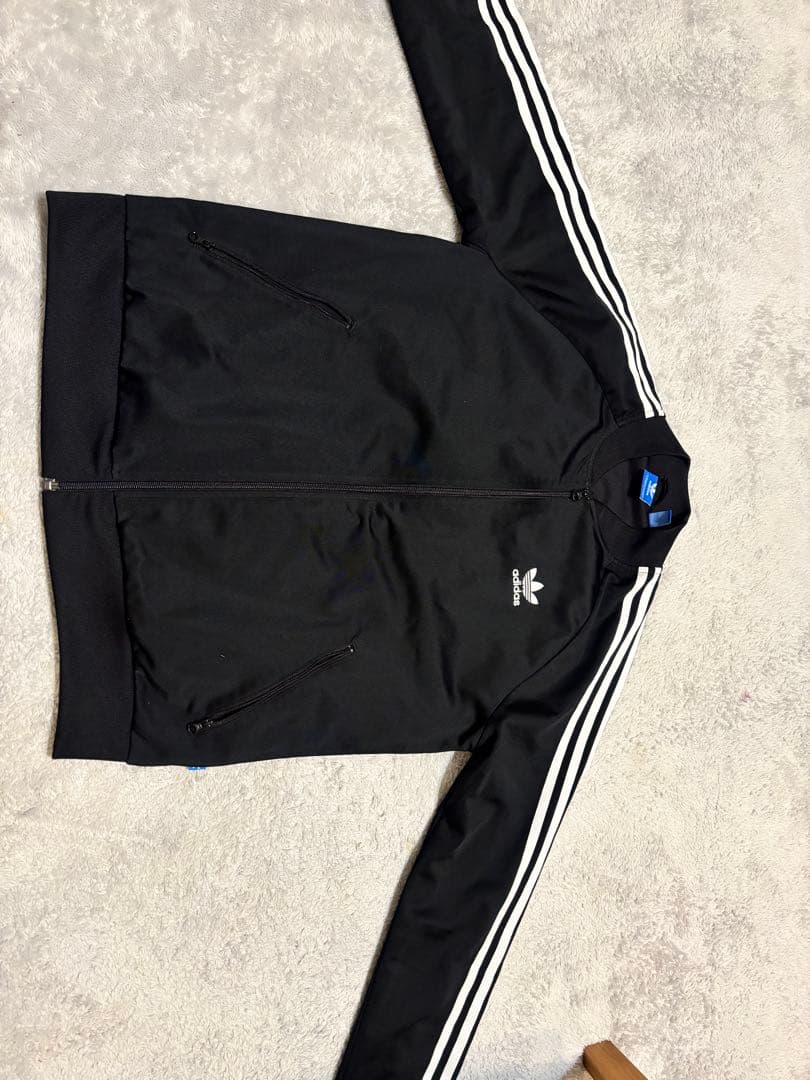 adidas ブラック トラックジャケット