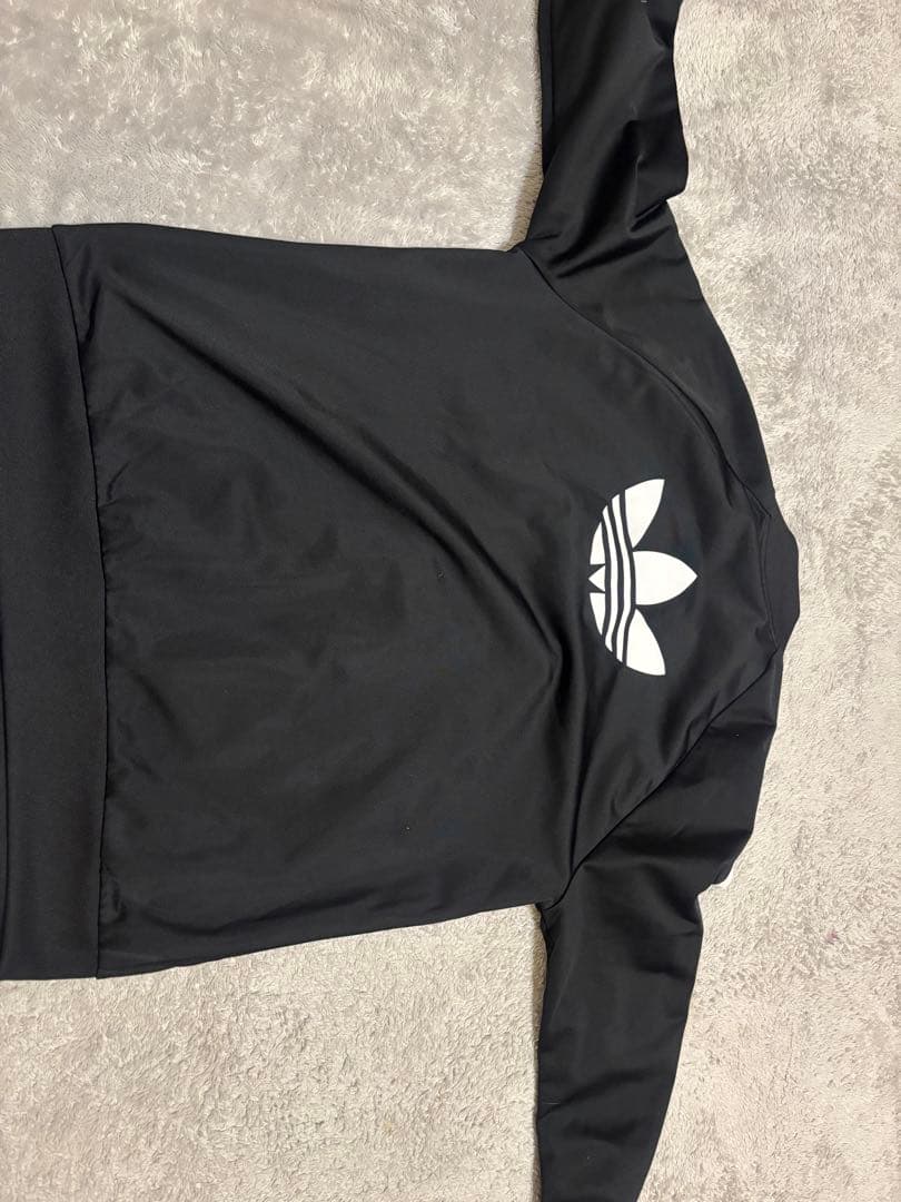 adidas ブラック トラックジャケット