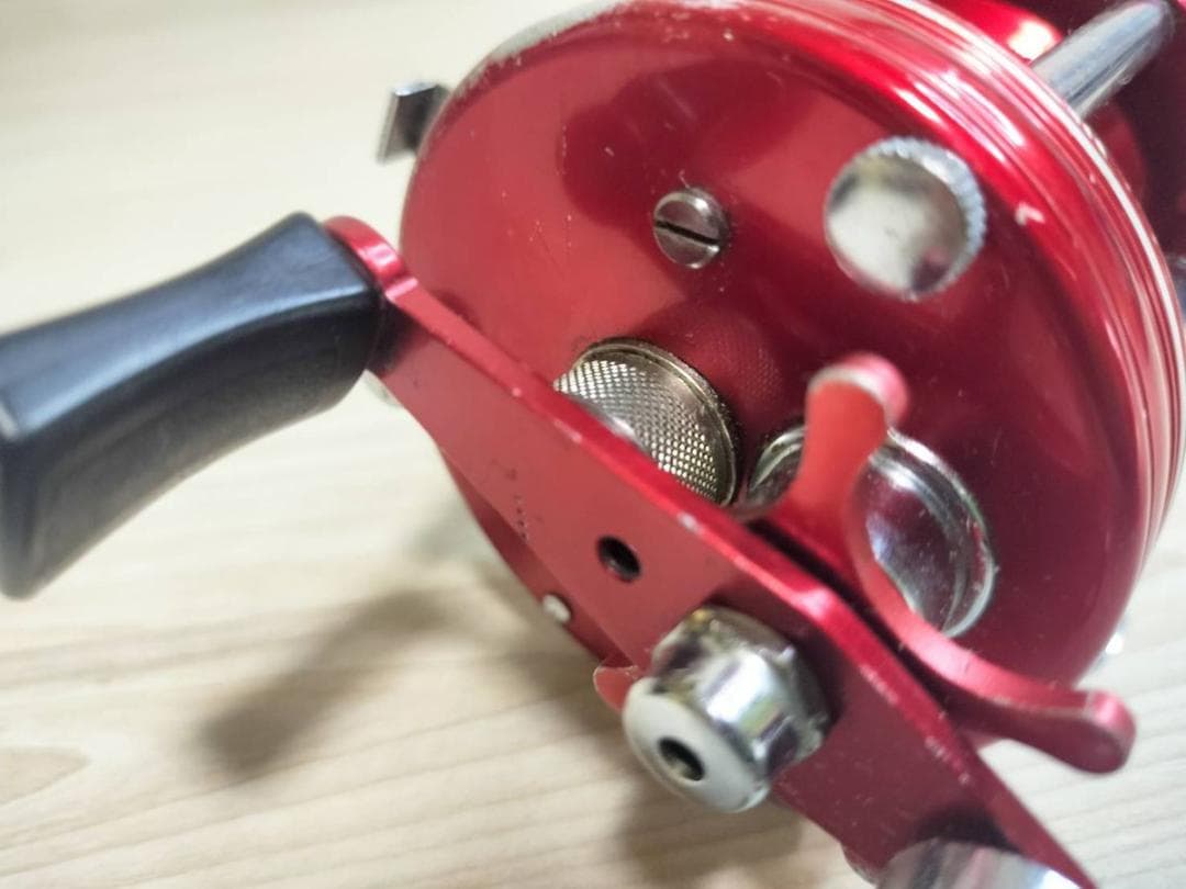 アブガルシア　アンバサダー5000　ビンテージ　リール abu 　レッド