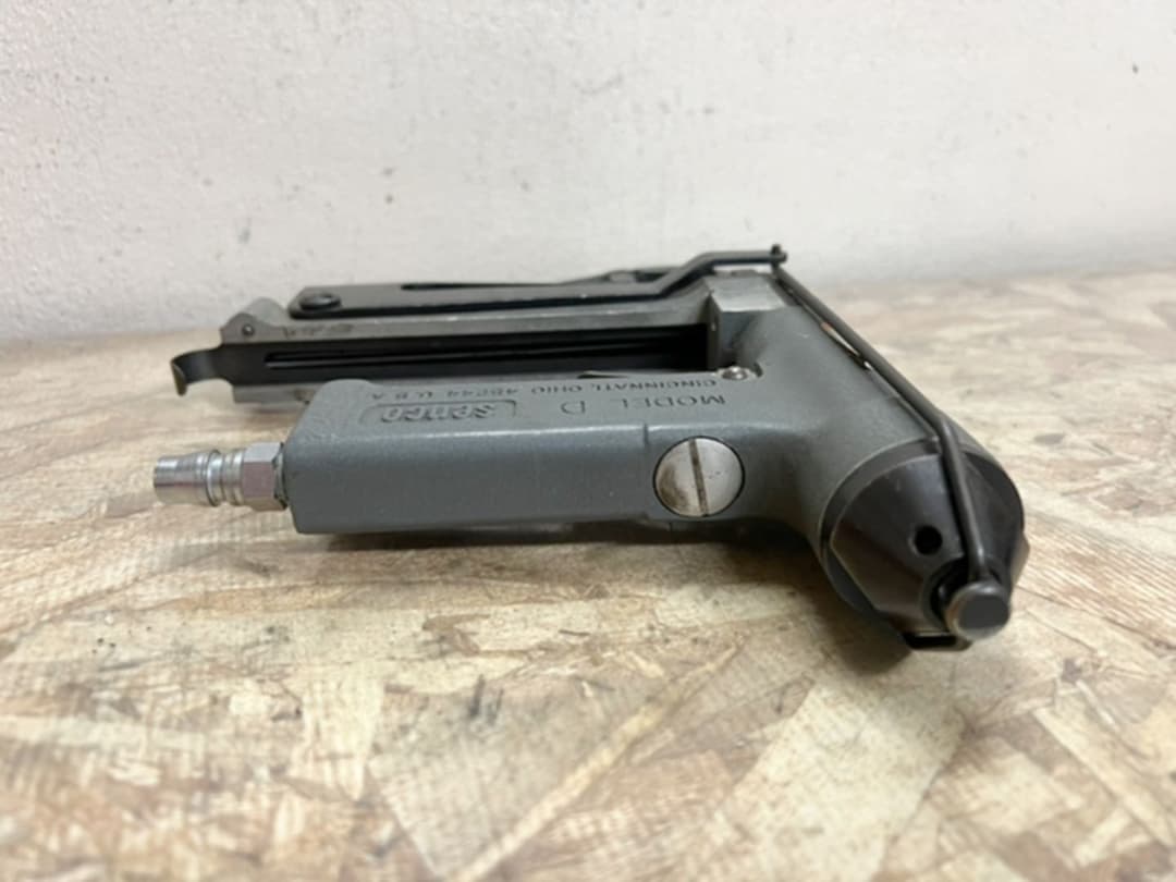 SENCO センコー　ステープラー　モデルD 作動確認済　エア漏れ無し