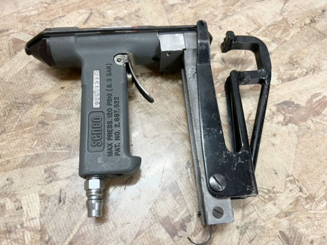 SENCO センコー　ステープラー　モデルD 作動確認済　エア漏れ無し