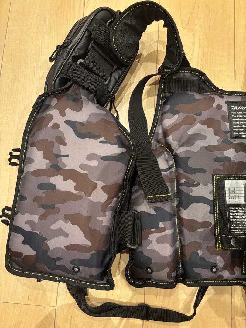 Daiwa フローティングジャケット　フィッシングベスト