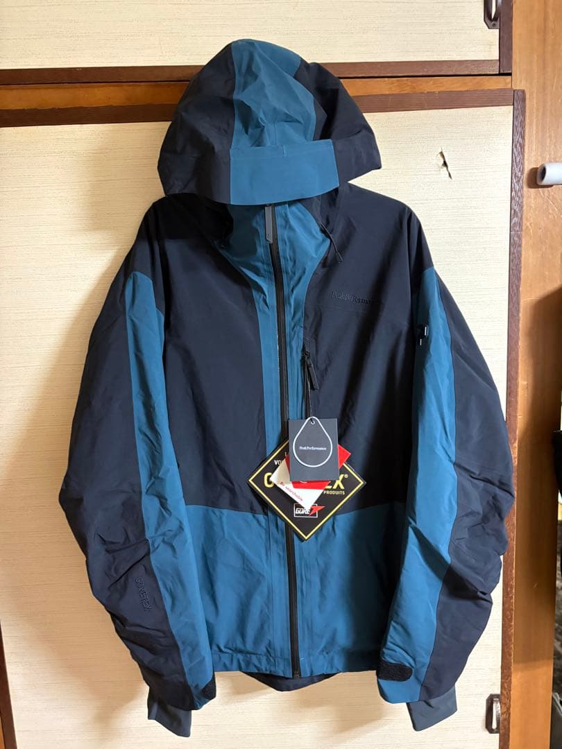 Peak Performance® DESIGNED IN SWEDEN