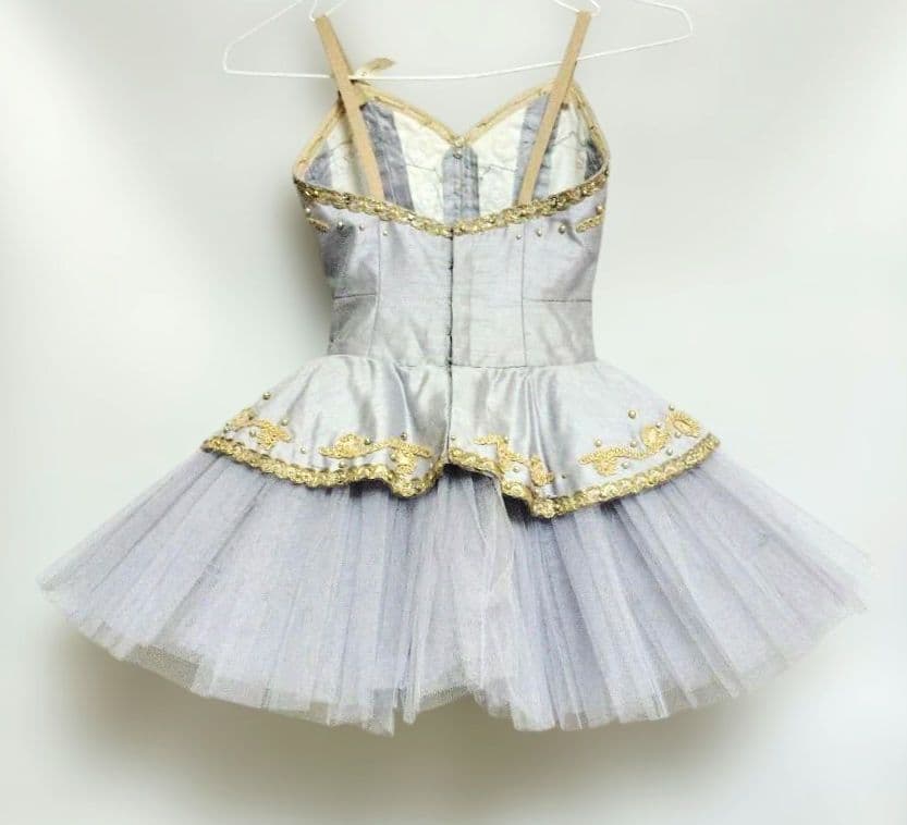 バレエ　グレー　チュチュ4着120cm台 　袖、ネックレス付 No1